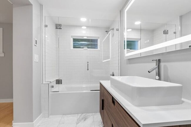 Building Photo - Stunningly Remodeled 1905 Beauty w/ AIR CO...