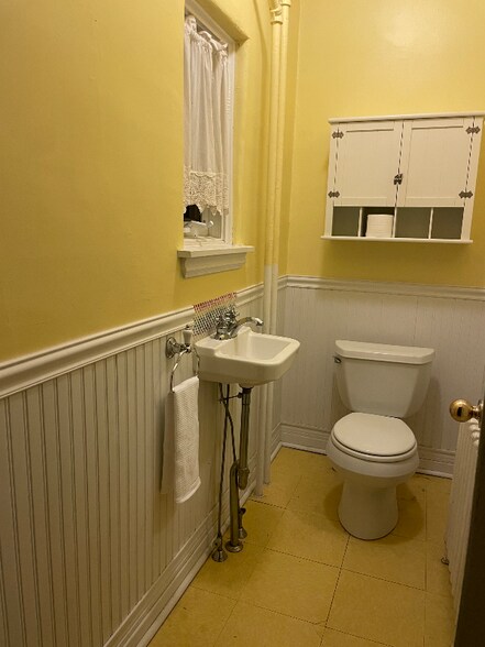 Building Photo - 1416 Riverview Ave