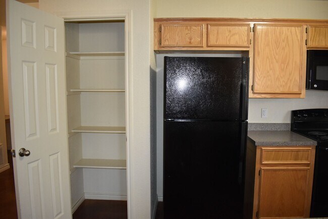 Building Photo - 205 Coby Dr