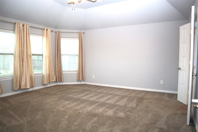 Building Photo - 4553 New Country Dr