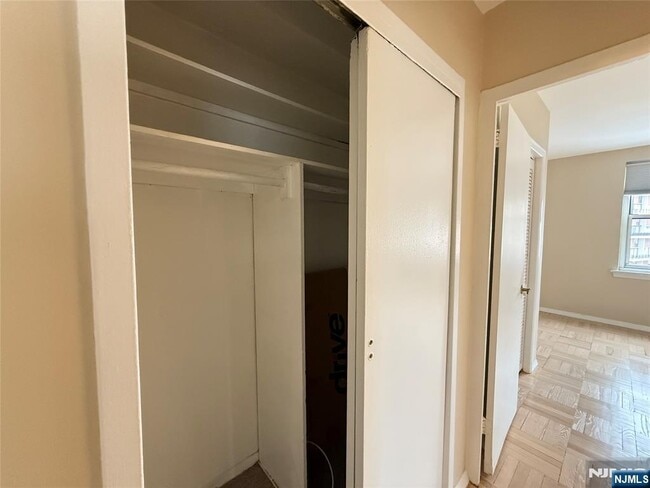 Building Photo - 1450 Palisade Ave