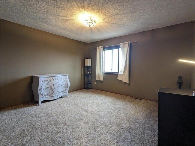 Building Photo - 1205 63rd Ln