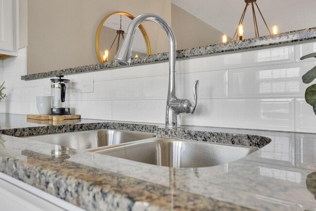 Building Photo - 483 Autumn Ridge Cir