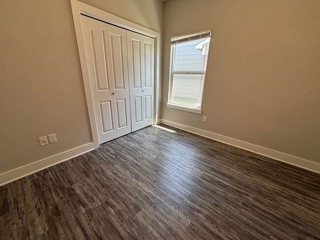 Building Photo - Spacious 3BR Home with Granite Kitchen & Covered Patio Near 53rd & Meridian