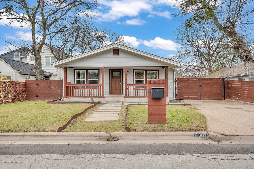 Building Photo - 4607 Sara Dr