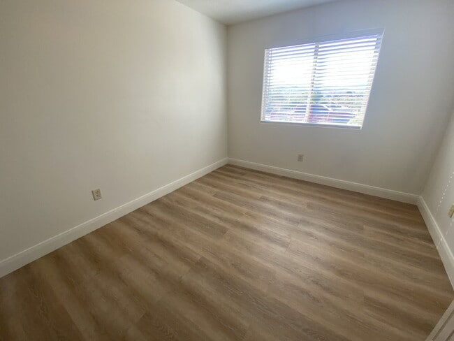 Building Photo - Charming 3-bedroom, 2-bathroom residence in Sagewood at Seven Hills