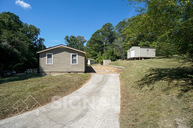 Building Photo - 6876 Elliott Rd