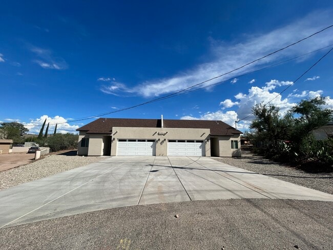 Primary Photo - 1324 Renda Ct