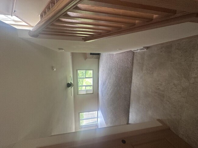 Building Photo - 2519 Parkfield Dr