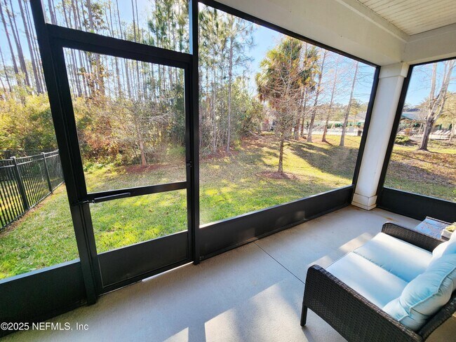 Building Photo - 99 Bush Pl