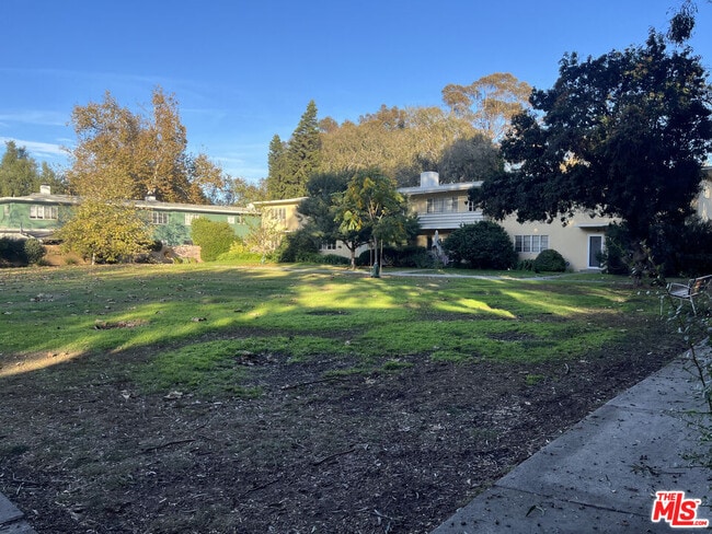 Building Photo - 5162 1/2 Village Green