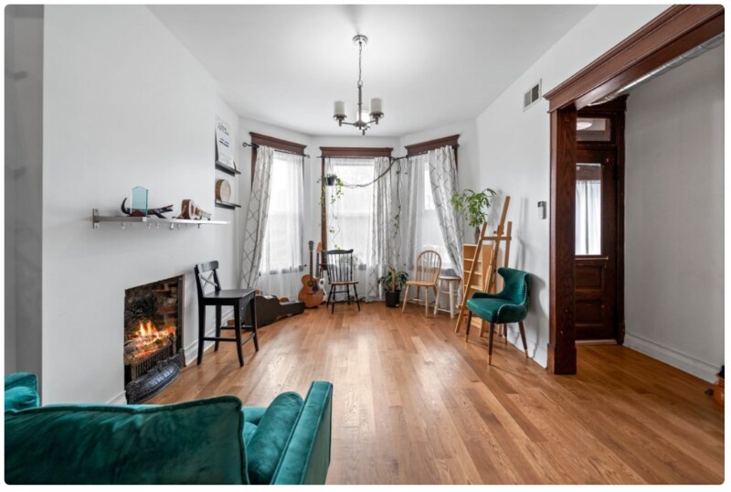 Building Photo - 1857 S California Ave