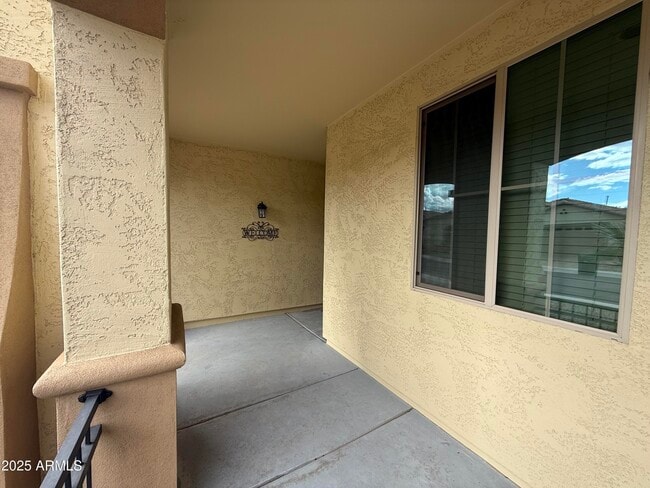 Building Photo - 276 E Coconino Dr