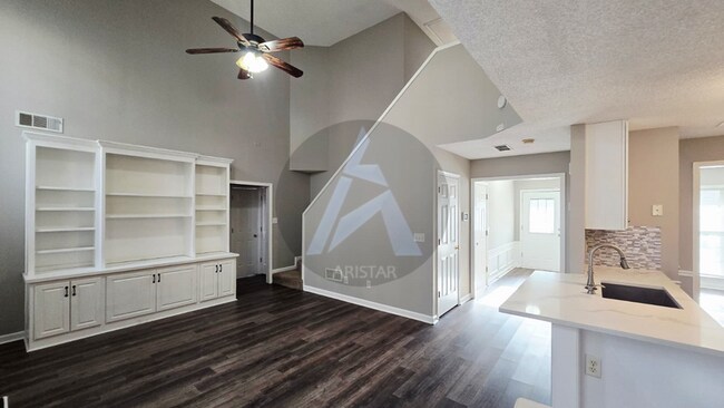 Building Photo - 2106 Clearvista Dr NW