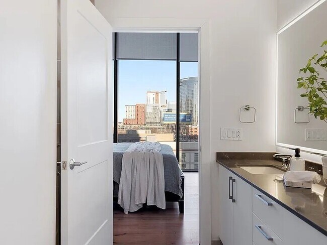 Building Photo - 1212 Demonbreun St