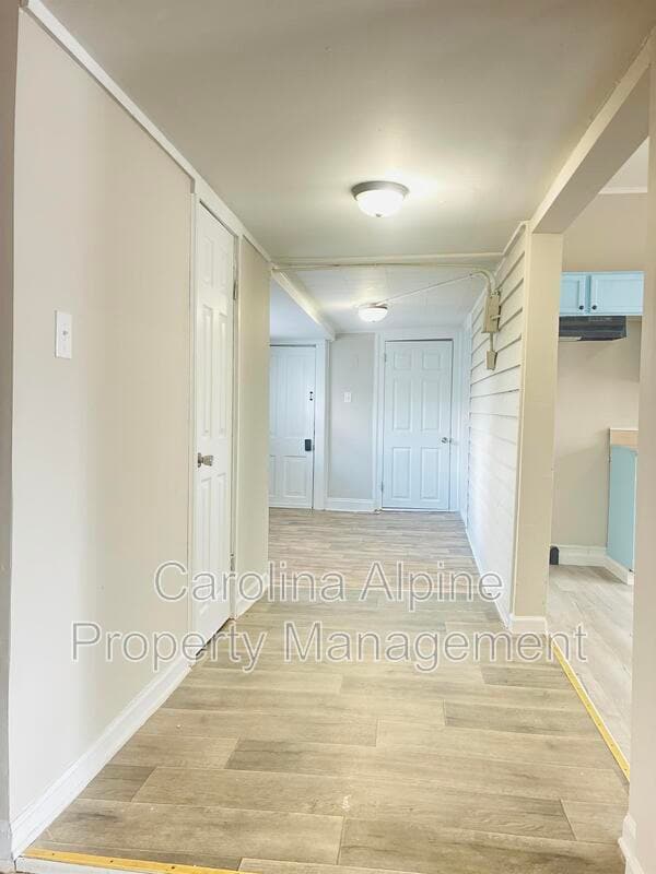 Building Photo - 721 S Church St