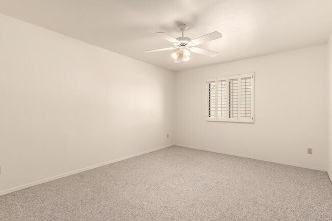Building Photo - 7880 S Ave De Pina