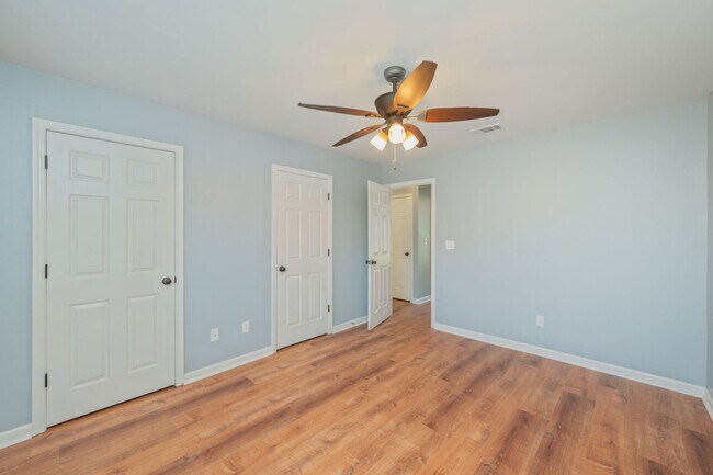 Building Photo - 1629 Campbell Dr N