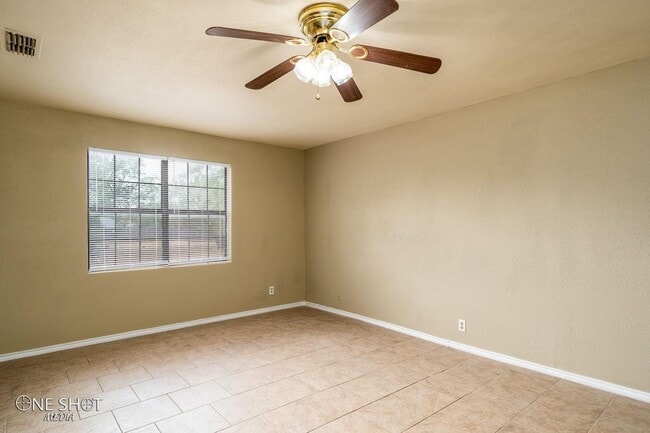 Building Photo - 3632 Clinton St