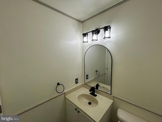 Building Photo - 13220 Willow Point Dr