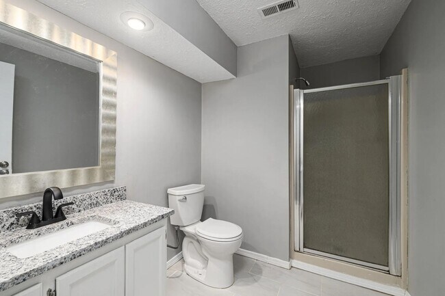 Building Photo - 4 Bed 3 Bath 2 Car Garage -In Ground Pool