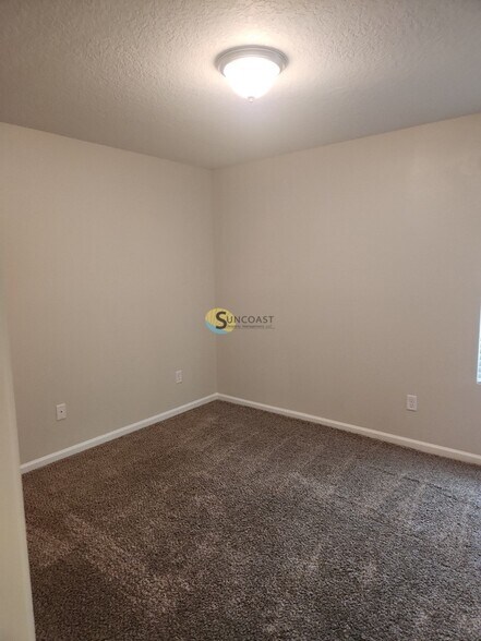 Building Photo - 1579 Lockend Rd