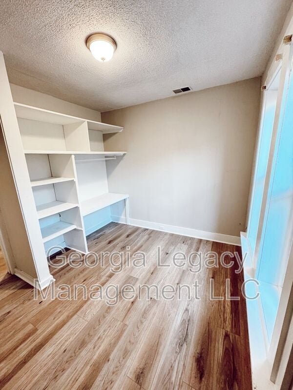 Building Photo - 275 Boulevard Heights