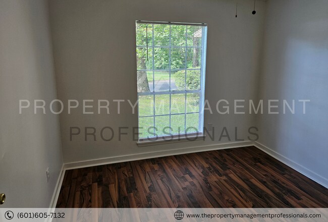 Building Photo - 1732 Brookhollow Cir