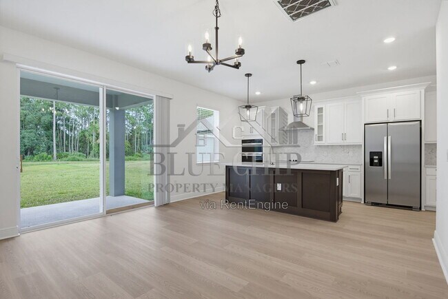 Building Photo - 1217 Pampus Dr
