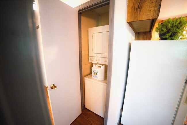 Building Photo - 112 Horseshoe Rd