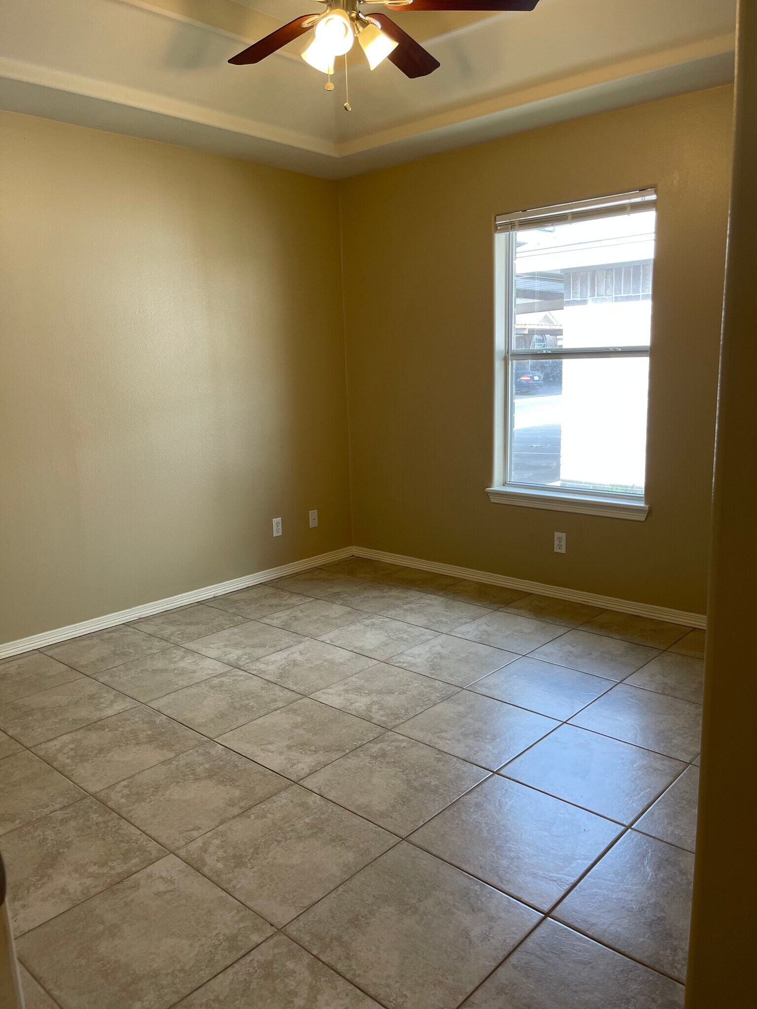 Spacious bedrooms! - 3604 Fairmont Ave