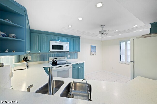 Building Photo - 565 Beachwalk Cir