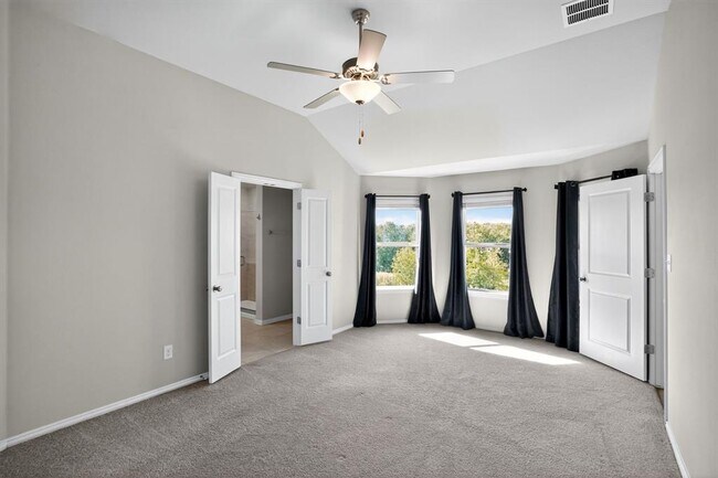 Building Photo - 320 Bright Star Ln
