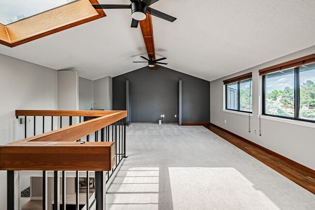 Building Photo - 9866 E Maplewood Cir
