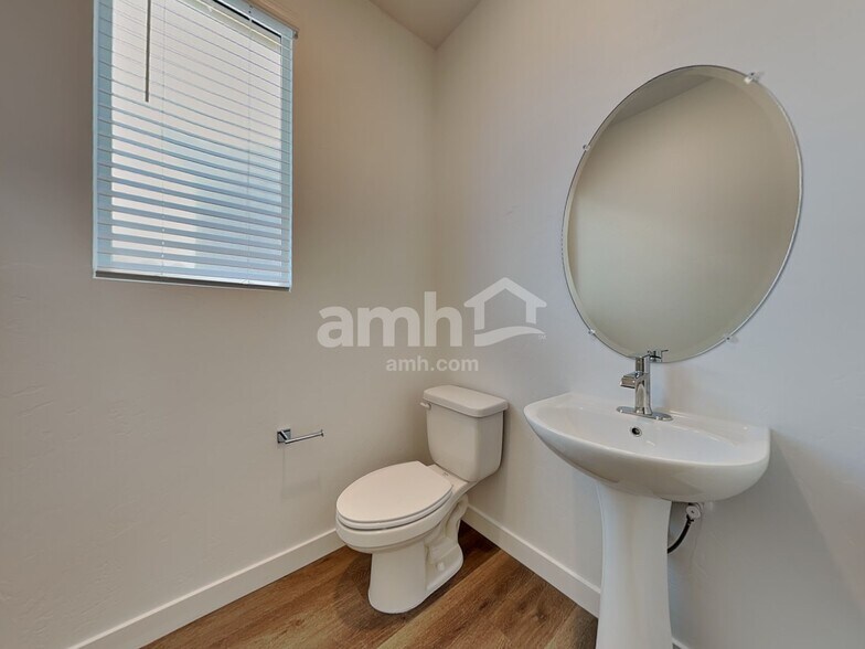 Building Photo - 9630 E Friedel Dr