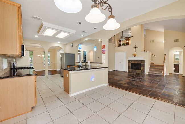 Building Photo - 2203 Lakewind Ln