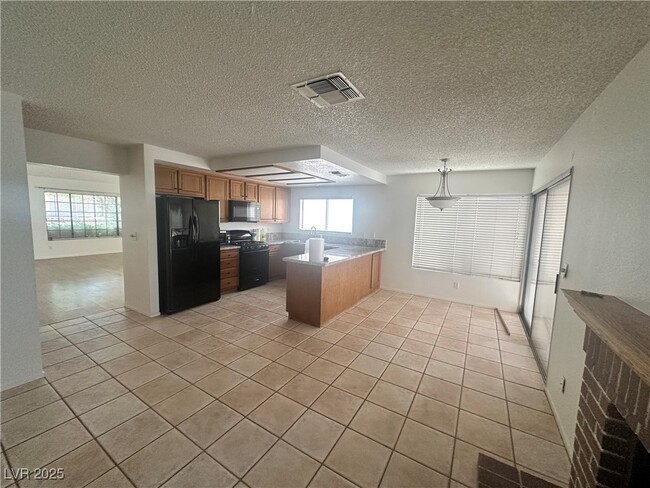 Building Photo - 363 Bradford Dr