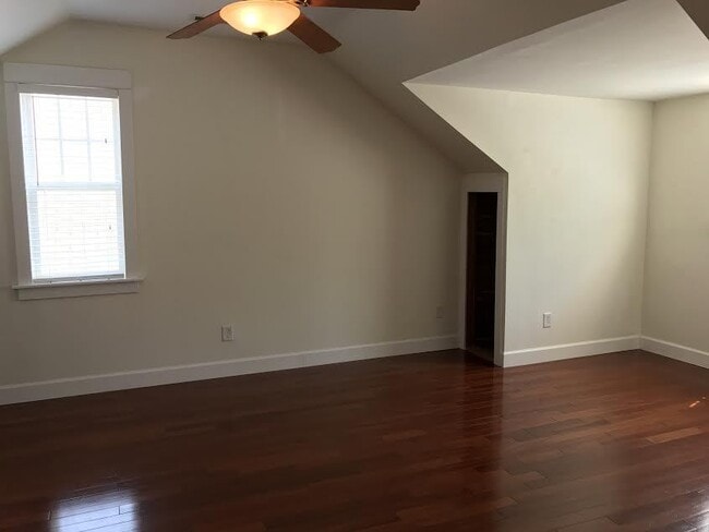 Building Photo - Cute home located in Ballantyne!