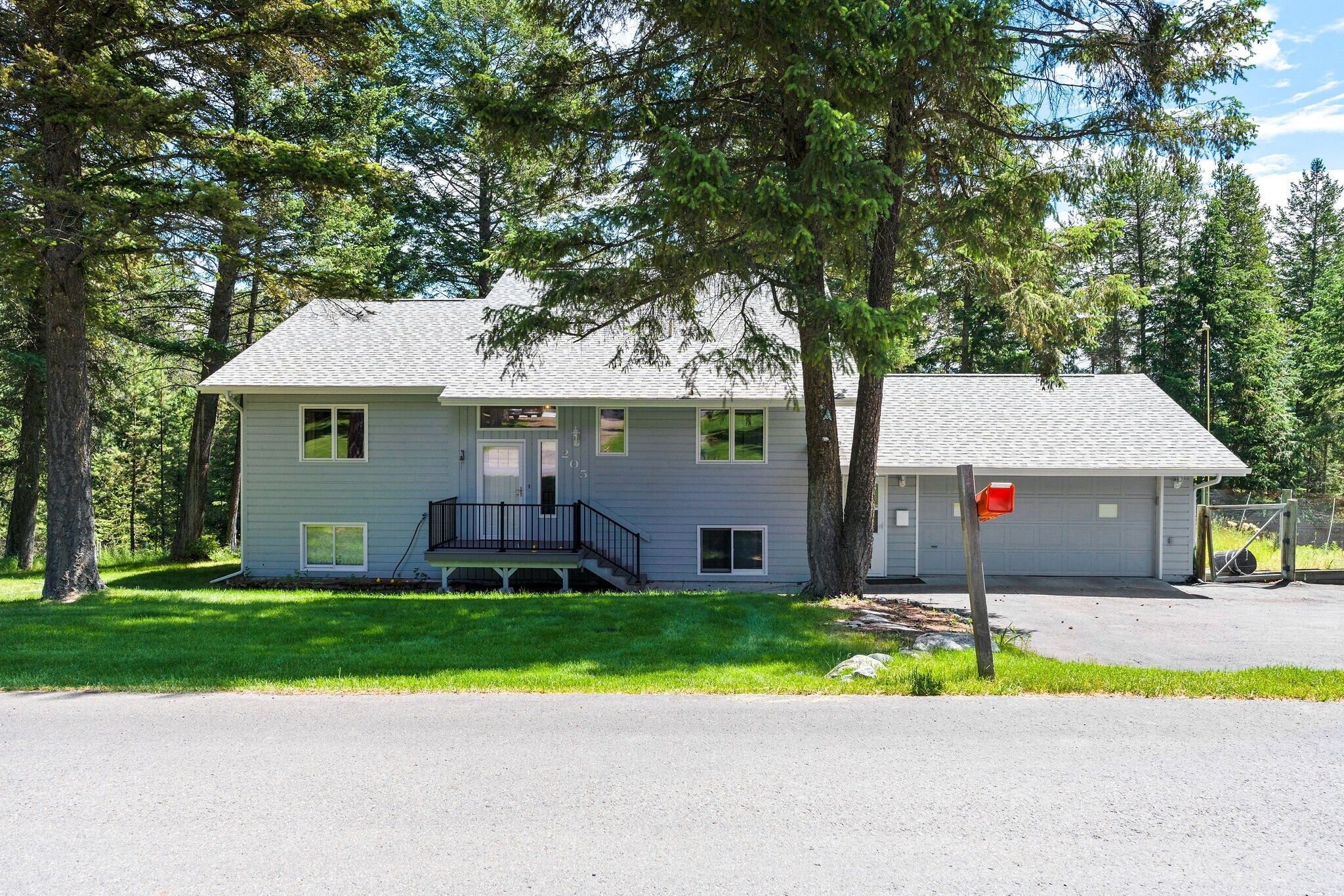 Building Photo - 205 Whitetail Ln