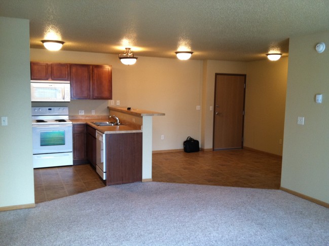 Waterstone Apartments - Moorhead, MN | Apartment Finder