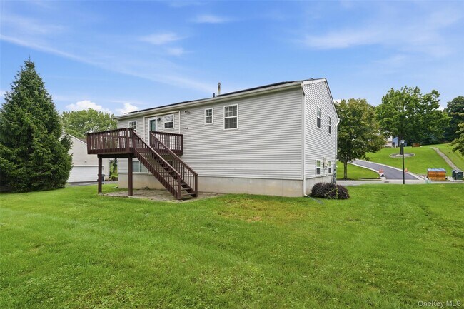 Building Photo - 17 Watkins Dr