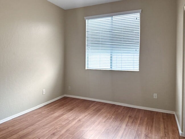 Building Photo - Enjoy the Incredible Estrella Mountain Ranch amenities!