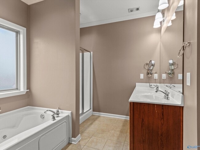 Building Photo - 14433 Royal St George