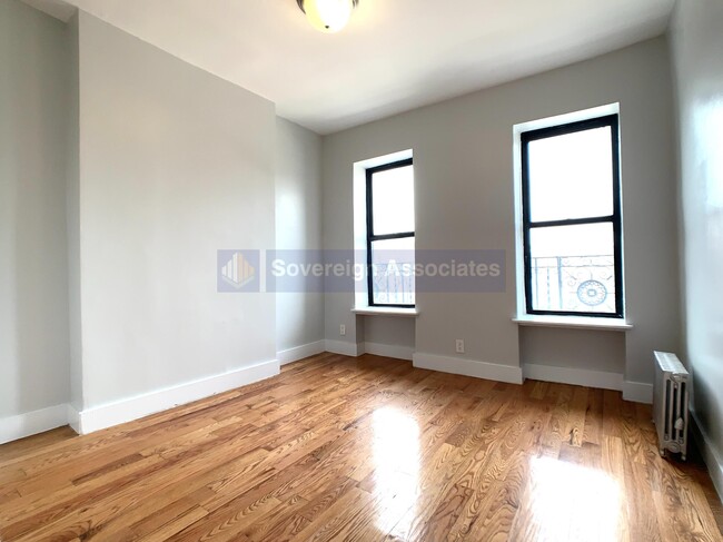 Primary Photo - 1883 Amsterdam Avenue