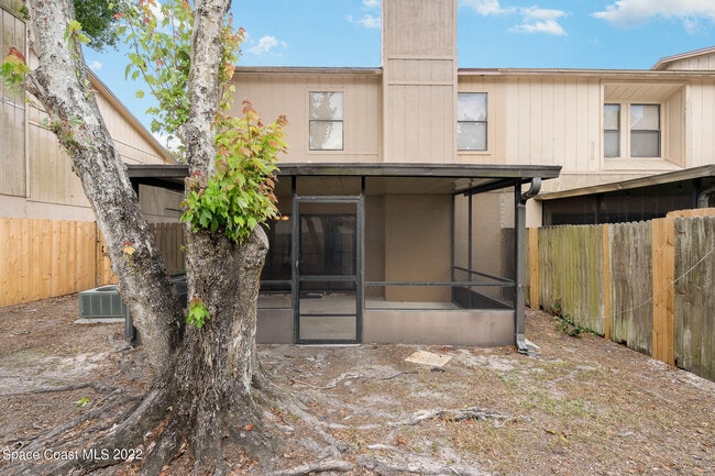 Building Photo - 1911 Cashew Courtway
