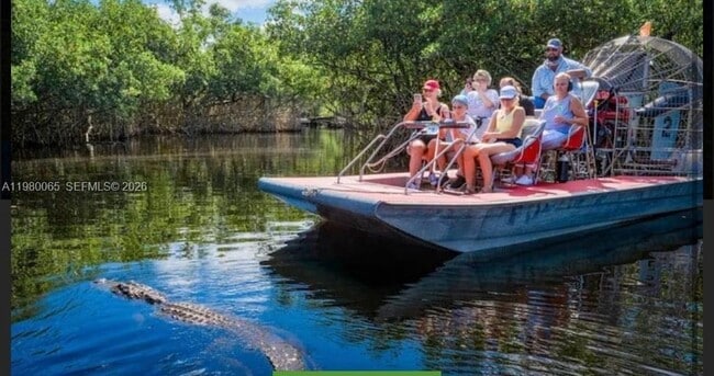 Building Photo - 302 NW 11th Ct