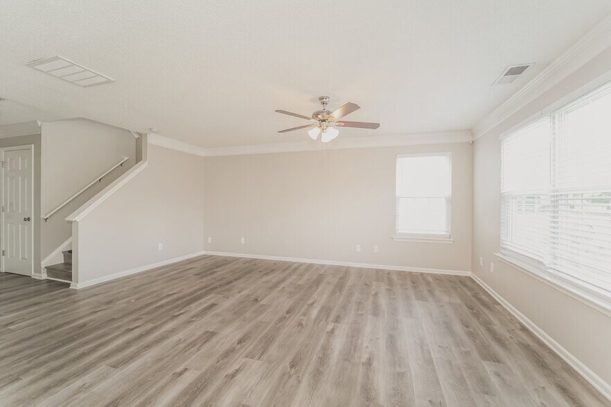 Building Photo - 10315 Wakerobin Ln