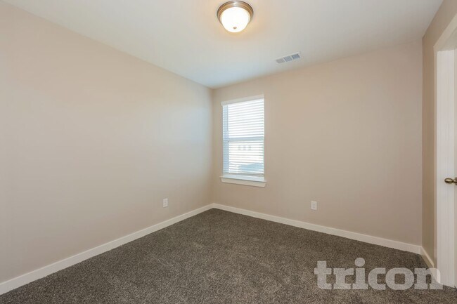 Building Photo - 853 Summer Plum Wy