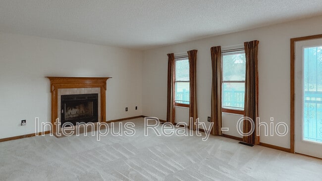 Building Photo - 370 Glenside Ln