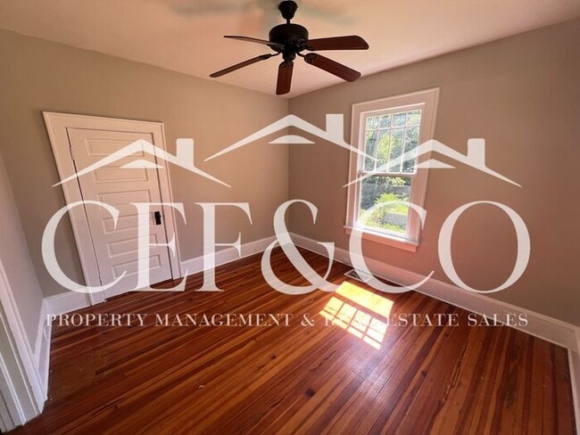 Building Photo - Adorable 3 bedroom 1 bathroom home now ava...